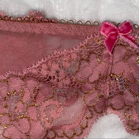 NEW! Victoria’s Secret Dream Angels Garter Belt - XS/S - Lace with Gold Trim - Picture 3 of 7